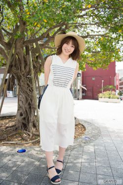 不扣钮的女孩 下载